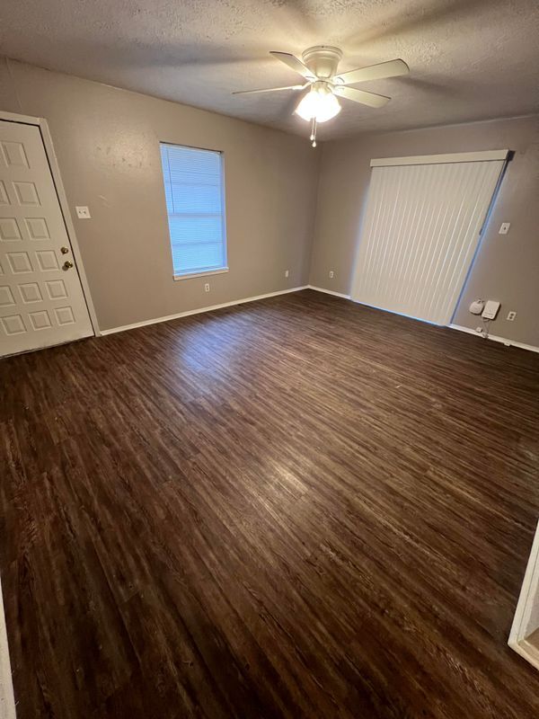 Building Photo - 2719 Sprucewood
