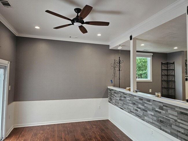 Building Photo - 4226 Embassy Dr