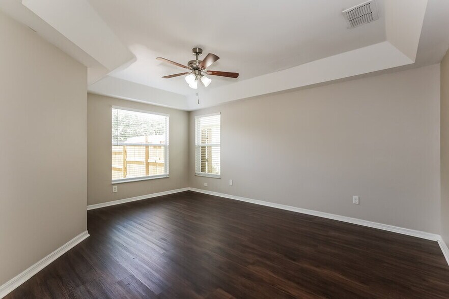 Building Photo - 6023 Sand Key Ln