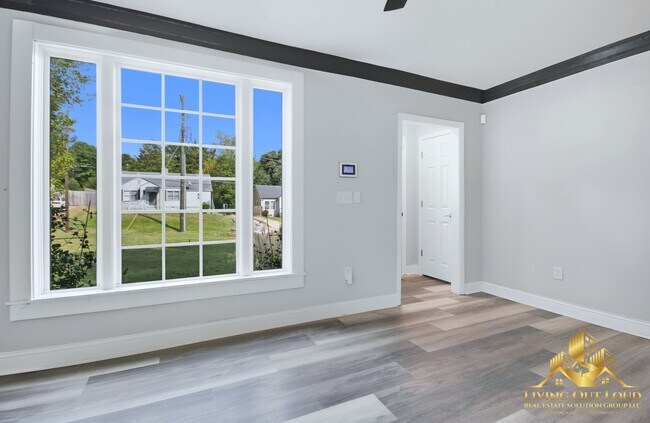 Building Photo - 1439 Westridge Rd SW