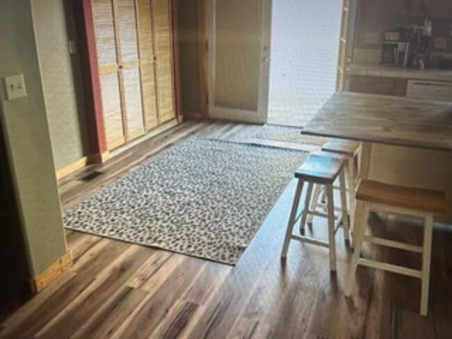 Building Photo - WOOF WOOF!  Come enjoy this pet friendly 3 Bedroom Breckenridge Home!  Hiking Trails and a Clubho...