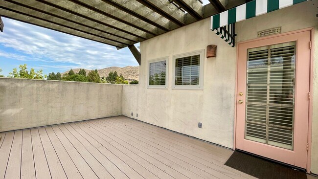 Building Photo - Stoneridge Garden Home with Air Conditioning *Available August 2026