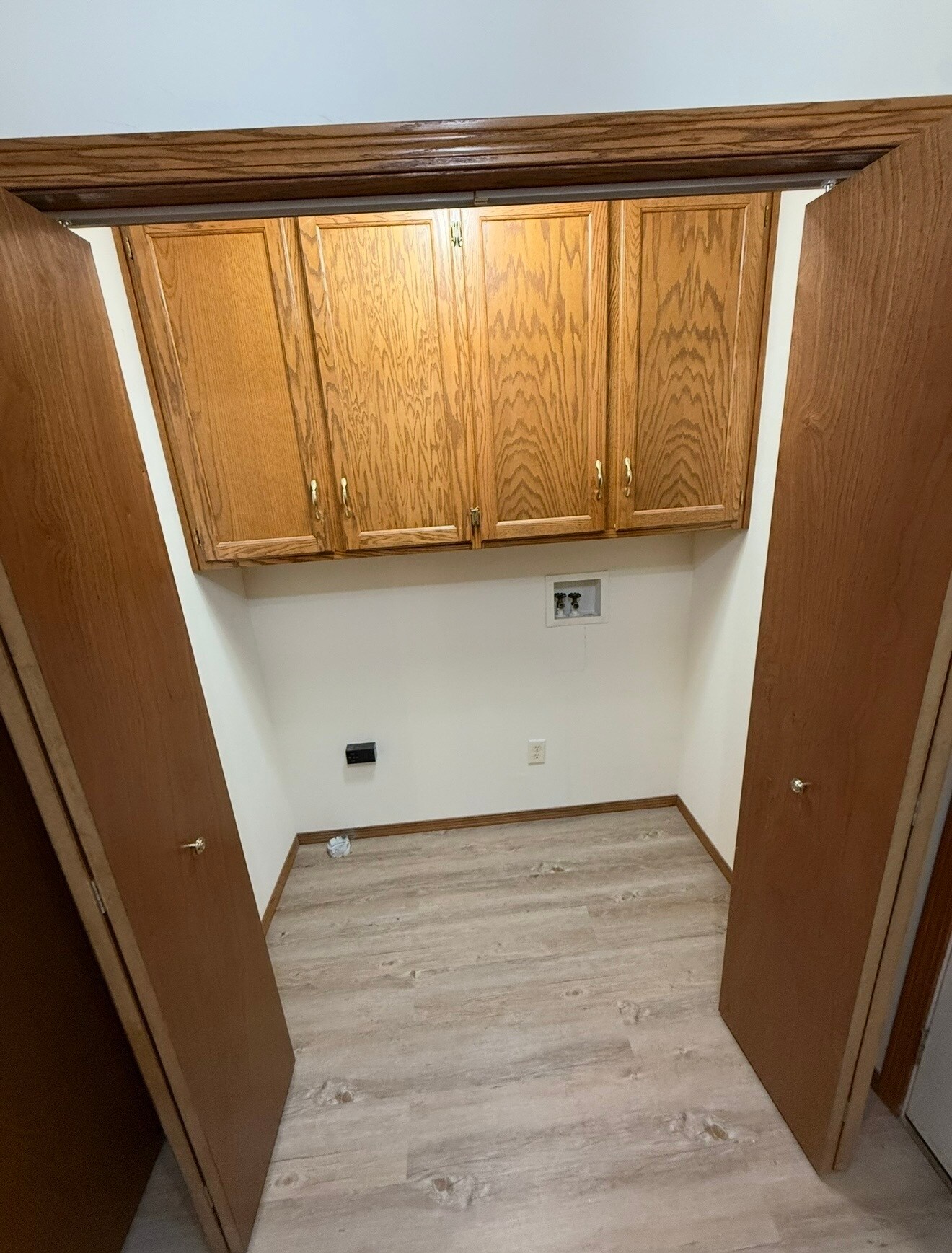 Laundry Hookups - 1021 Rolling Meadows Dr