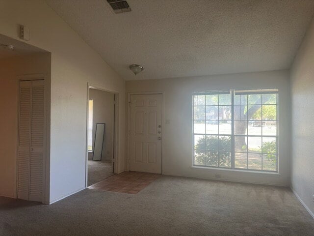 Building Photo - Beautiful Townhome in nice neighborhood - ...