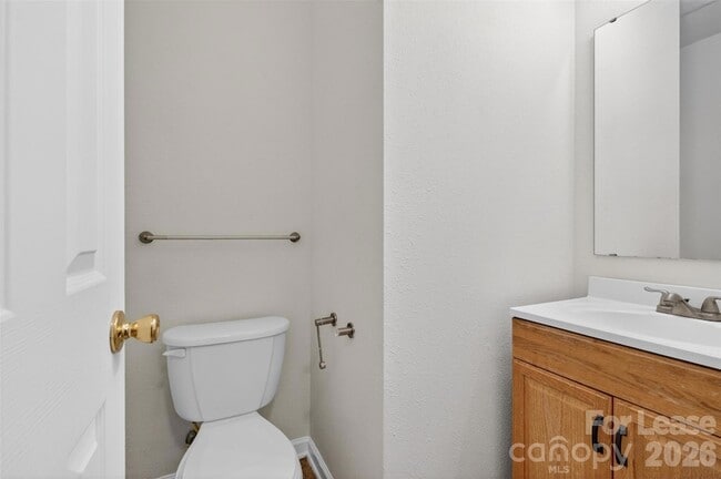 Building Photo - 458 Settlers Ridge Dr