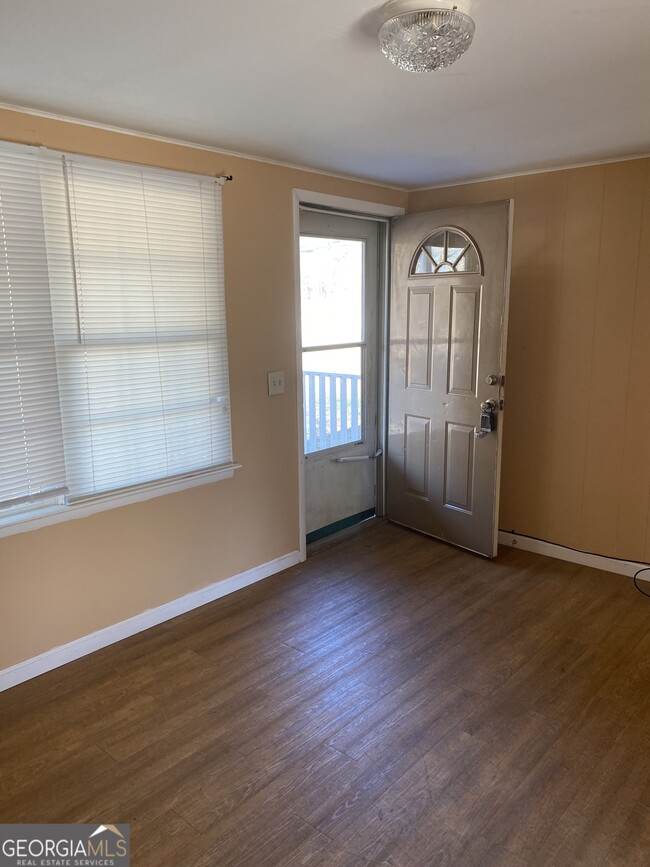 Building Photo - 103 Juniper Ln