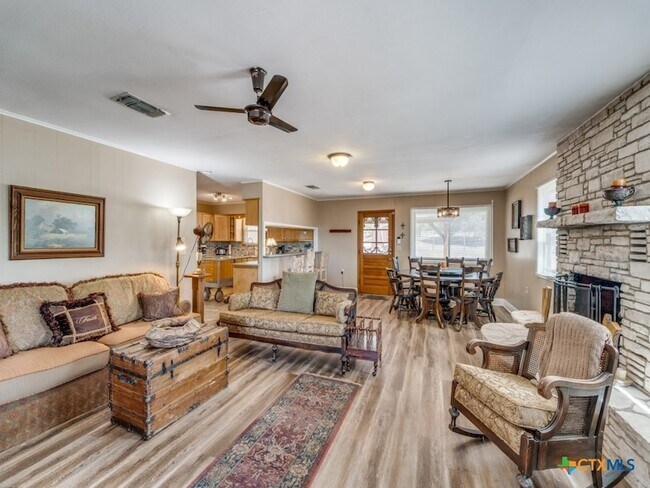 Building Photo - 1660 McIver