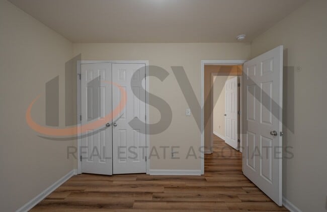 Building Photo - Spacious 4BR, 2.5BA Summer Meadow Durham Home