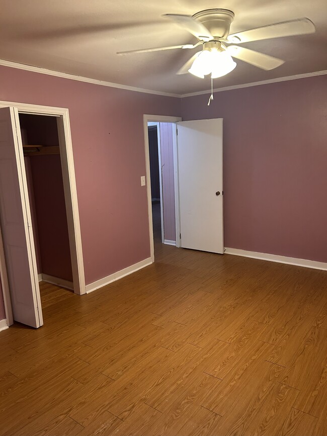 Building Photo - 317 Turner St