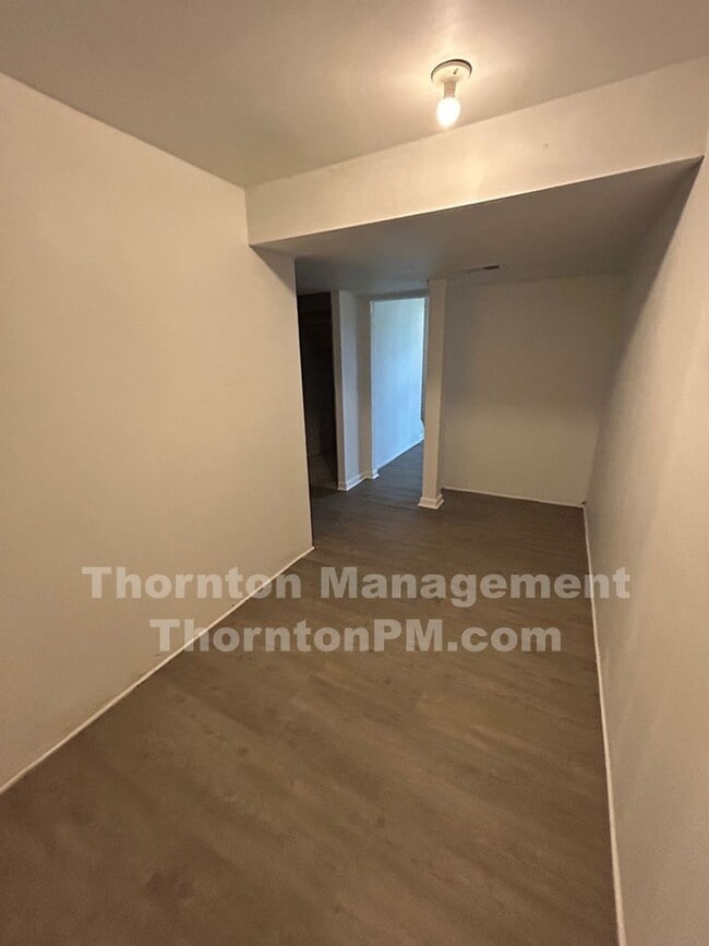 Building Photo - Culpeper Newly Renovated Townhouse