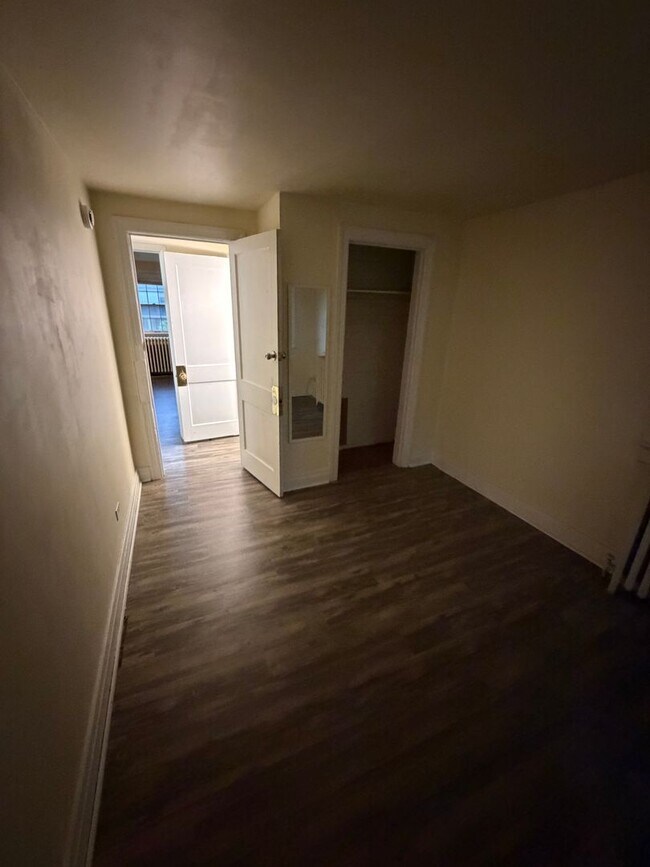 Building Photo - 81 E Park Pl