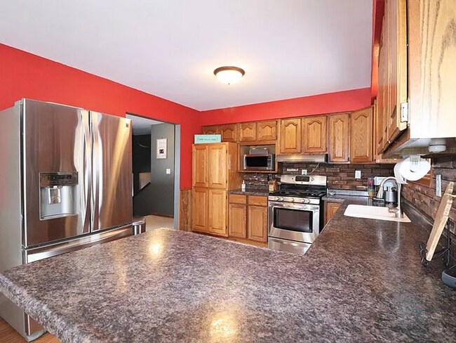 Building Photo - Click the “Apply Now” button or email wapmrentals@gmail.com for a prompt response.