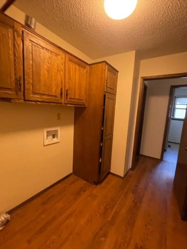 Building Photo - Southside Springfield!  2 Bedroom/2 Bath D...
