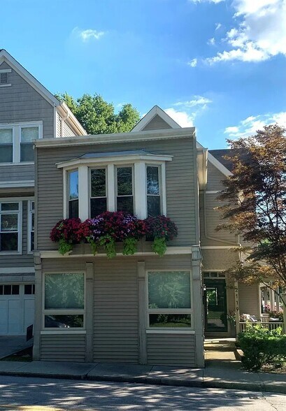 Building Photo - 2119 Grandin Rd