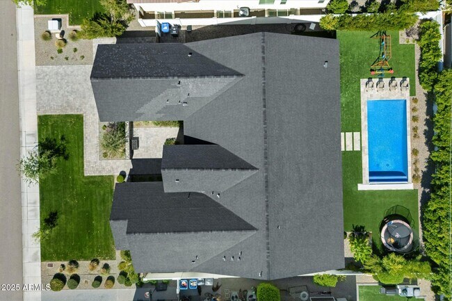 Building Photo - 8413 N Diller Grove Ln