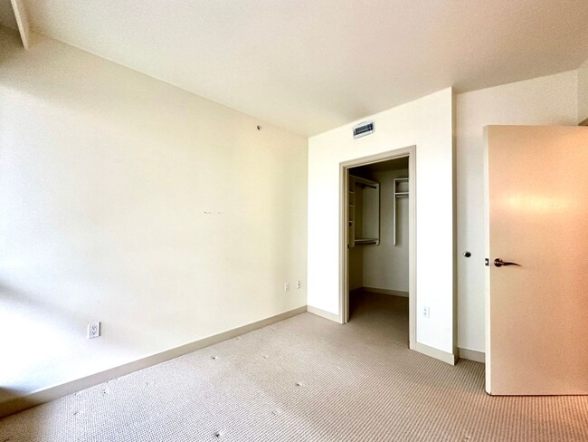 Building Photo - 1Bd/1Ba Seattle Condo