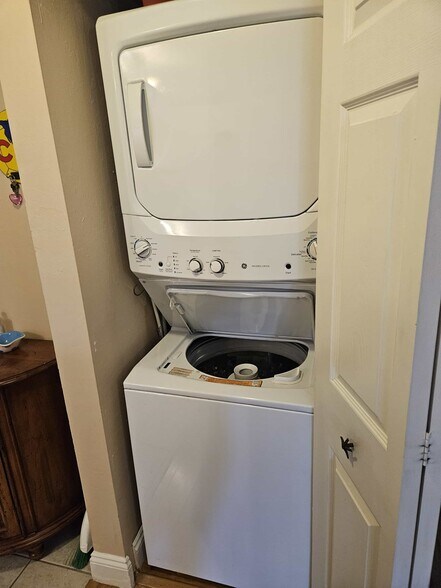 Building Photo - 15385 Bellamar Cir