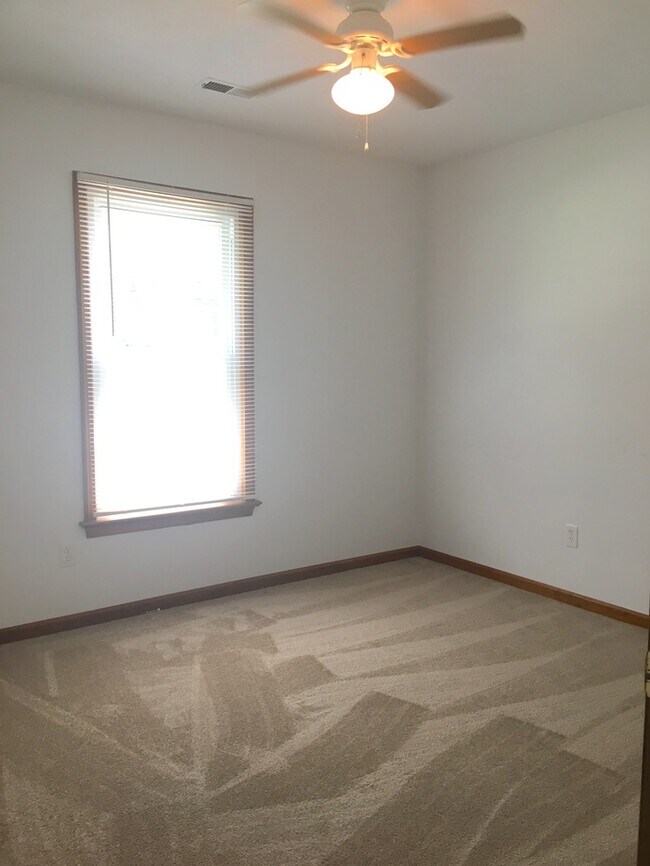 Building Photo - **Beautiful Ranch Home in Etheridge Manor**