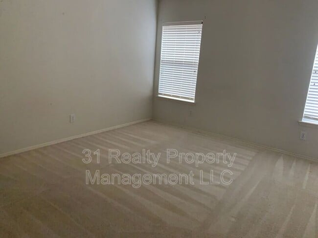 Building Photo - 6000 White Pine Dr