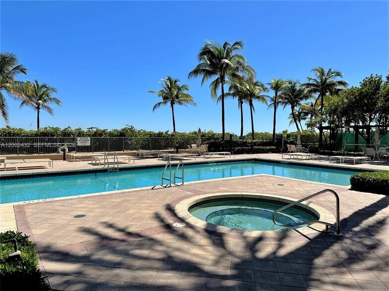 Building Photo - 2080 S Ocean Dr