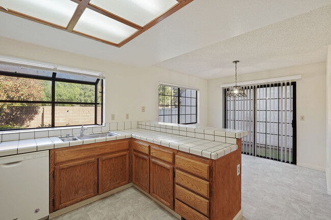 Building Photo - 566 La Corso Dr