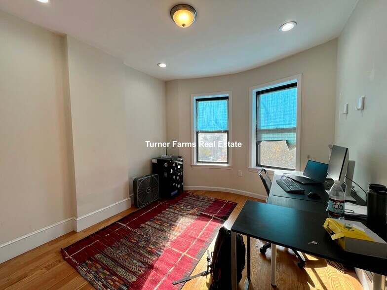 Building Photo - 179 Northampton St