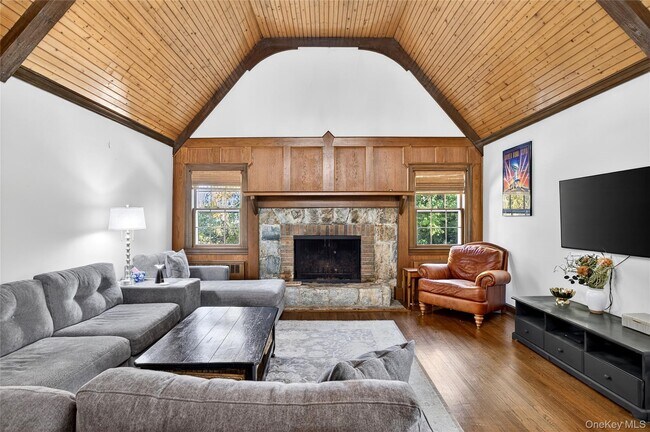 Building Photo - 6 Raven Way