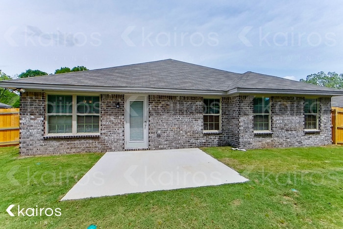 Building Photo - 421 McGriff St