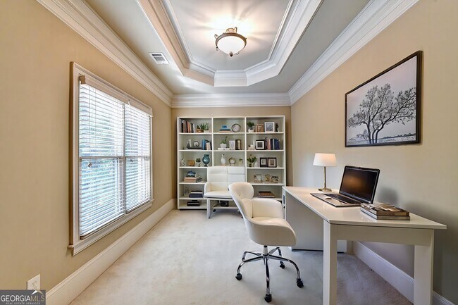 Building Photo - 8920 Doral Dr