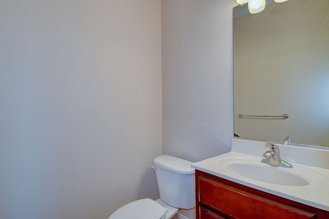 Building Photo - BEAUTIFUL HOME FOR RENT SOUTH CHESAPEAKE!