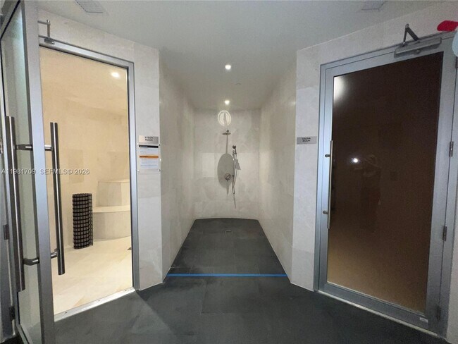 Building Photo - 3581 E Glencoe St