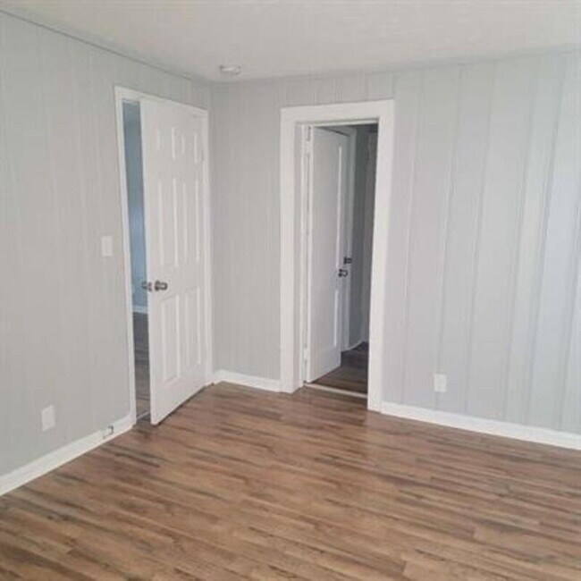 Building Photo - 303 Butler St