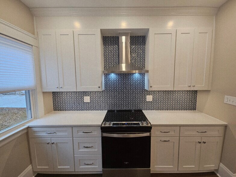 Building Photo - 9715 Clifton Blvd