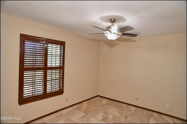 Building Photo - 11600 Casa View Dr