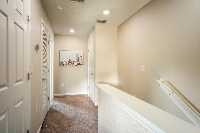 Building Photo - 34 Great Star Ct
