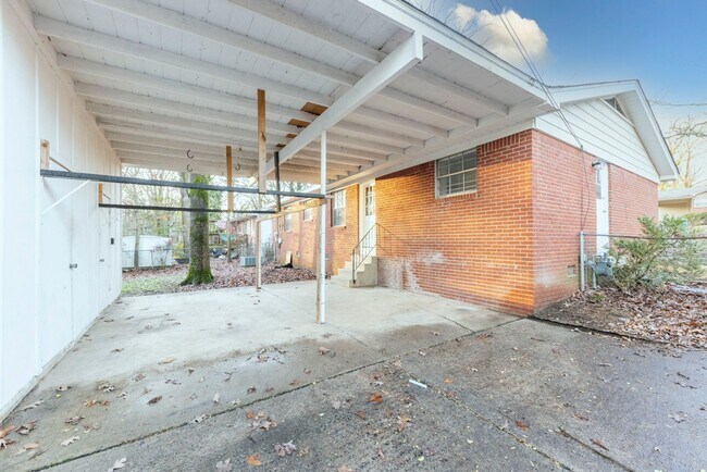 Building Photo - 7207 L St