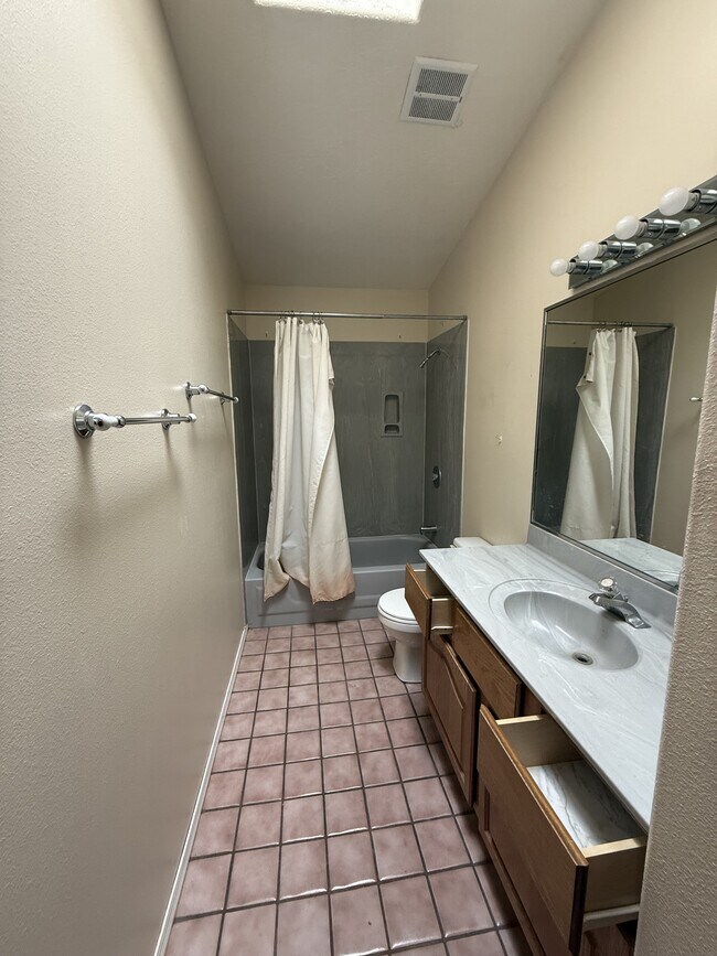 Building Photo - 6717 Tesuque Dr NW
