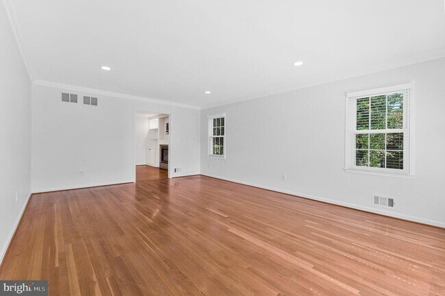 Building Photo - 7730 Falstaff Rd