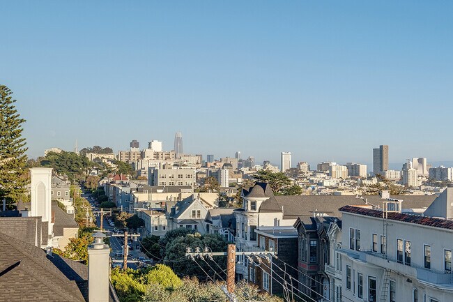 Building Photo - 2101 Baker St