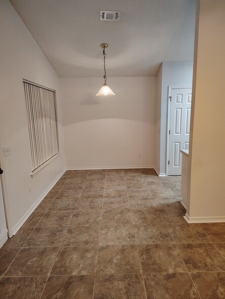 Dining Area - 574 Rough Leaf Ln