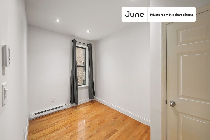 Building Photo - Room in Shared 4 bed/1 bath home in Upper West Side