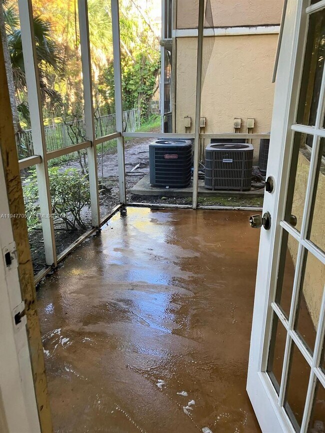 Building Photo - 4035 W McNab Rd