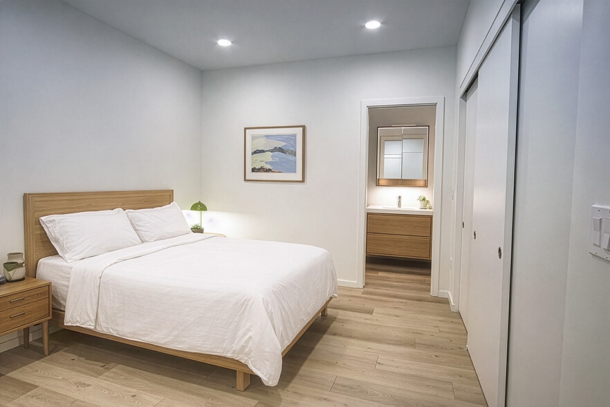 Building Photo - 2901 SW Canby Ct