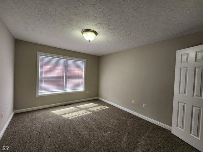 Building Photo - 1479 Autumn Oak St