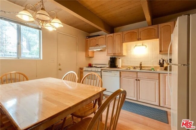 Building Photo - 40249 Esterly Ln