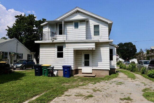 Building Photo - 1117 Dousman St