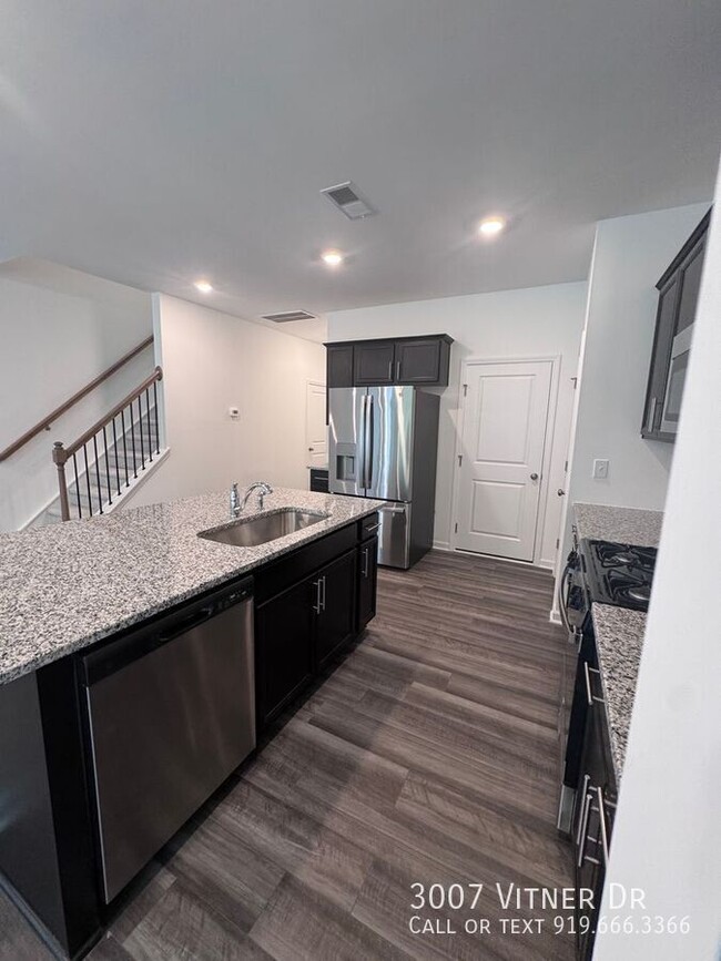 Building Photo - 3007 Vitner Dr