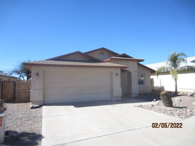 Building Photo - Comfortable & Attractive 3 Bedroom 2 Bath East Side Home Convenient to Everything