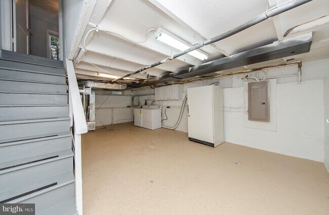 Building Photo - 908 S Highland St