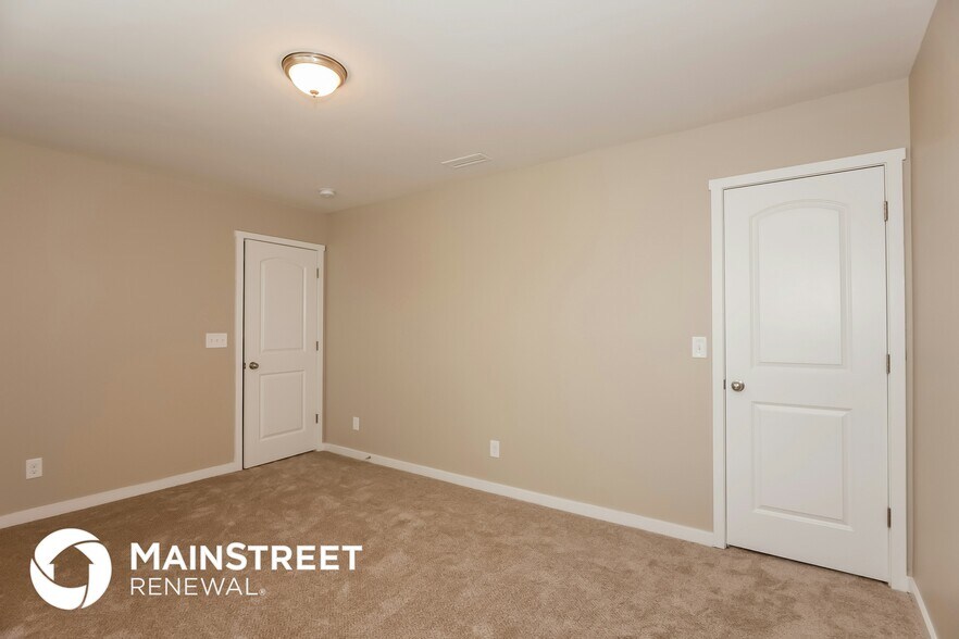 Building Photo - 3324 Saddlebrook Dr